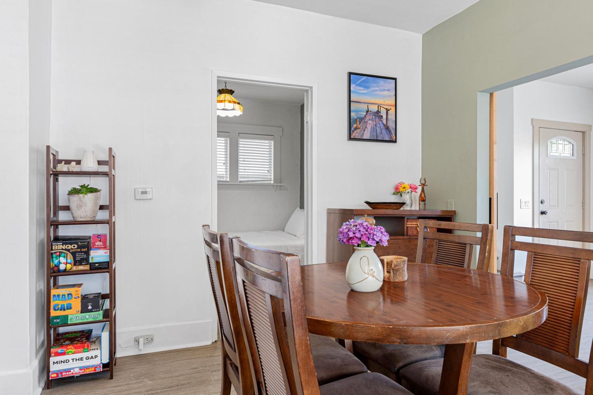Vintage 3 Bedroom Home In Prime Eastlake Seattle With Private Parking Kültér fotó