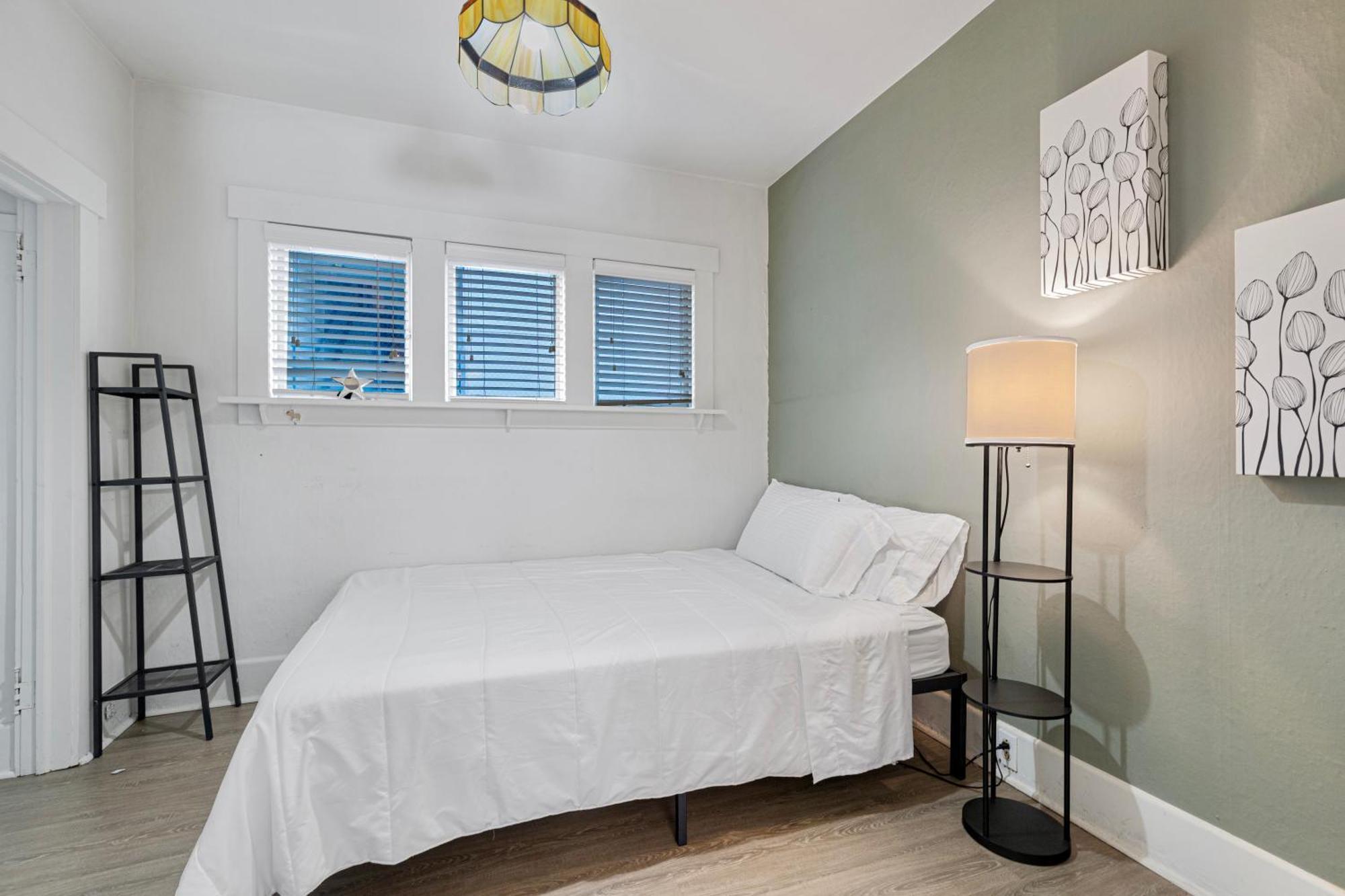 Vintage 3 Bedroom Home In Prime Eastlake Seattle With Private Parking Kültér fotó