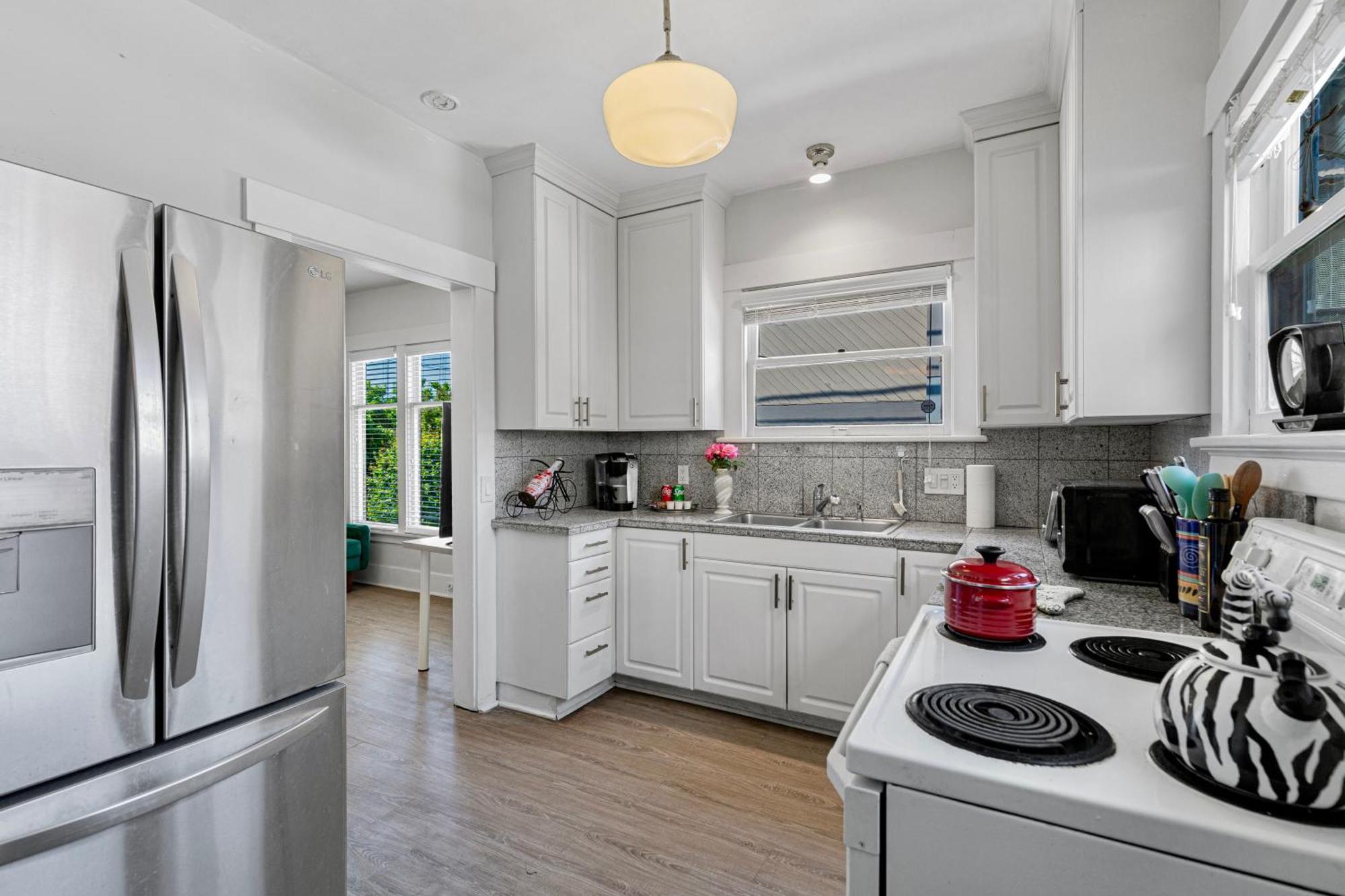 Vintage 3 Bedroom Home In Prime Eastlake Seattle With Private Parking Kültér fotó