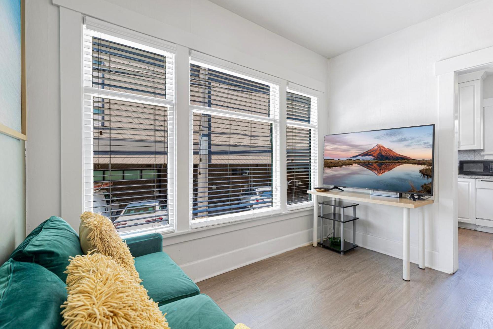 Vintage 3 Bedroom Home In Prime Eastlake Seattle With Private Parking Kültér fotó